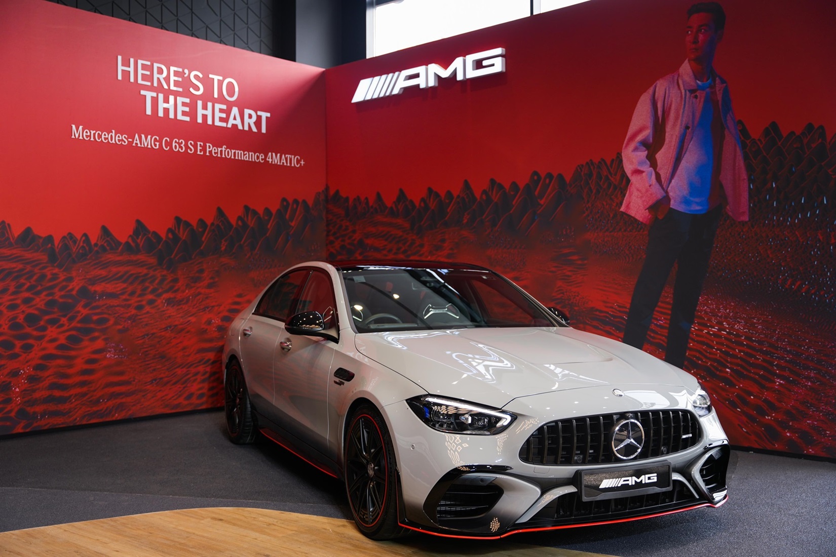 Mercedes-Benz launches the new Mercedes-AMG C 63 S E PERFORMANCE